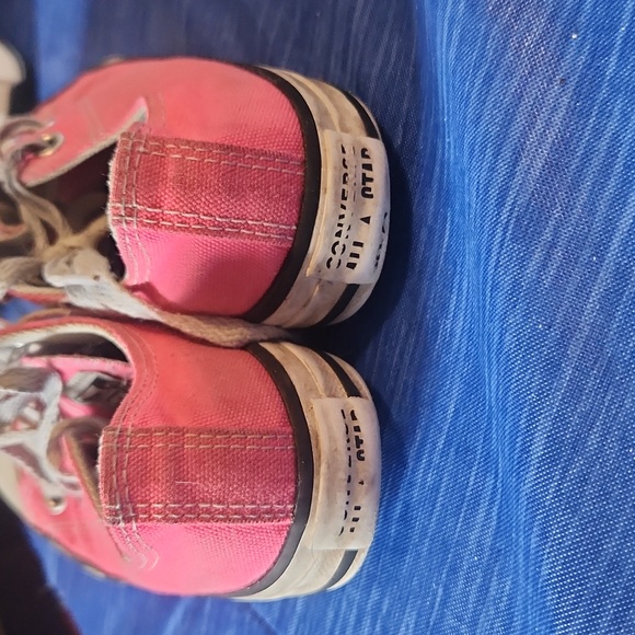 Pink Converse Girl's shoes - Picture 3 of 4